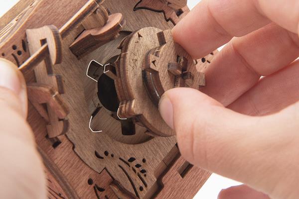 Gift Puzzle Box / Samurai Box