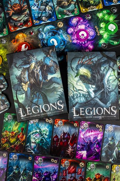 Legions : Univers d'Abyss / couverture Roi Estran (fr-en)